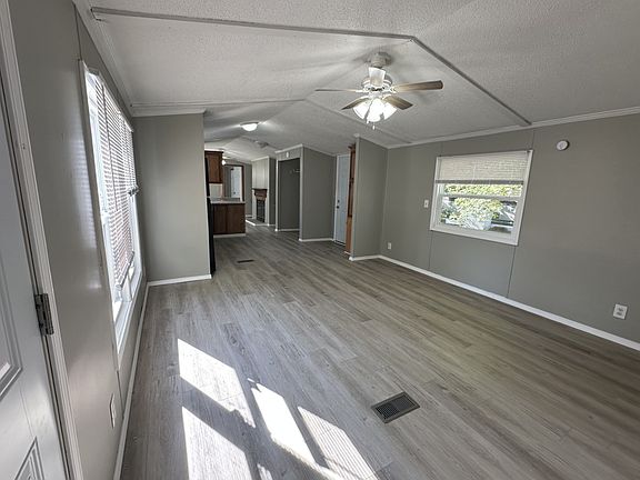 2nd image of 121 Juniper Dr #121