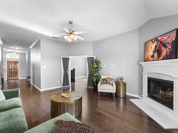 5th image of 101 Paddock Ln