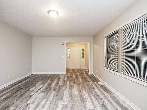 3rd image of 5283 Villa Ct