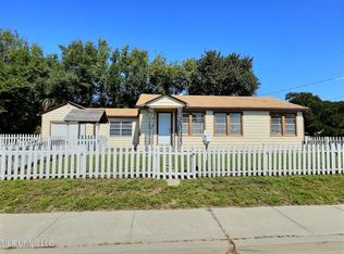 1076 Cherokee St, Biloxi, MS 39530