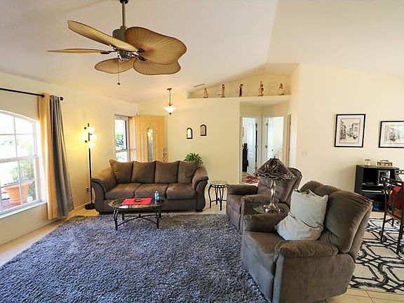 3rd image of 1188 N San Mateo Dr