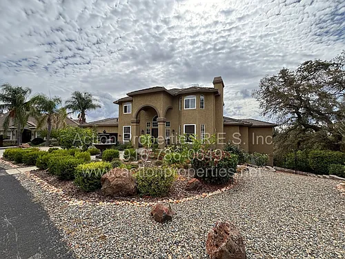 4726 Abbey Hl Photo 1