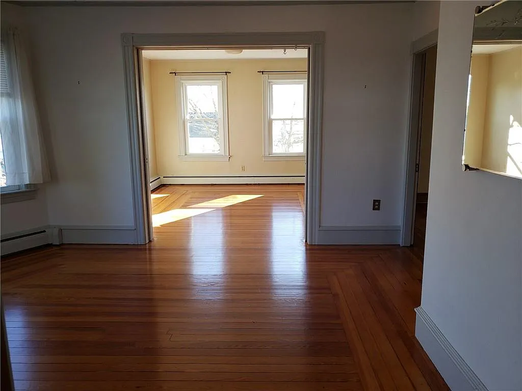 2 bed, 1150 sqft, $1,980 — Photo 4