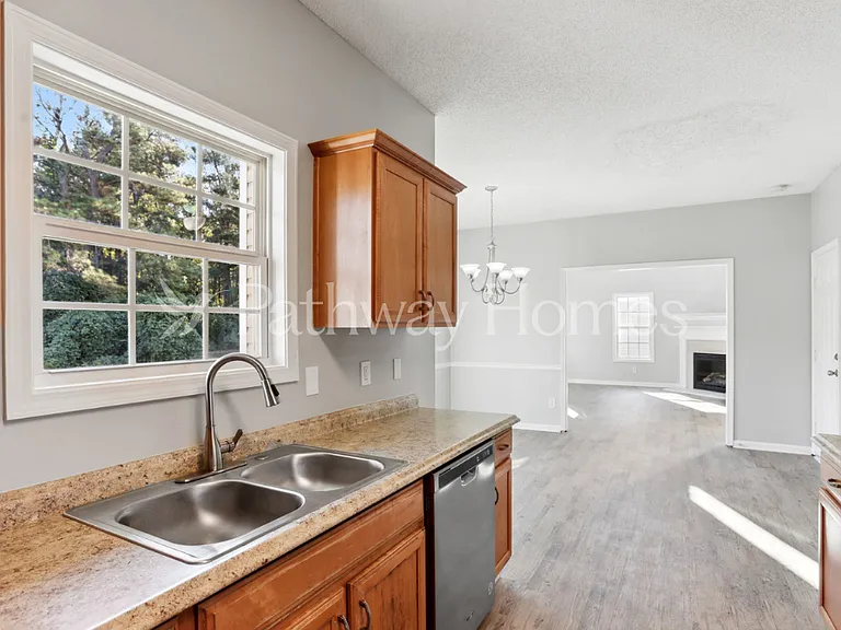 7356 Ledgestone Ln — Photo 10