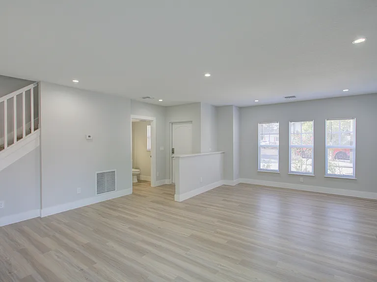 403 3rd Ave S #405 — Photo 20