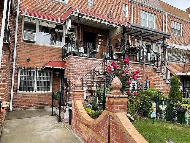 1st image of 10215 Avenue K