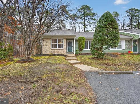 22 Club Pl, Absecon, NJ 08205