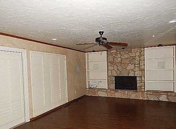 3rd image of 2200 Alderham Ave