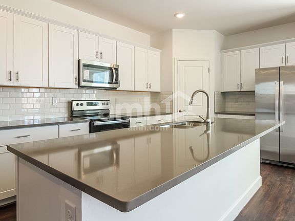 3rd image of 6135 W Calle Bilboa
