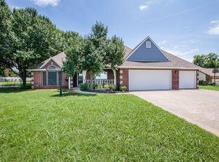 536 N Quapaw St, Skiatook, OK 74070