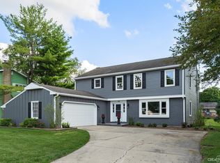 261 Carriage Hill Dr, Aurora, IL