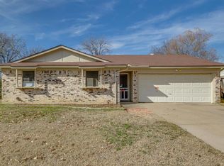 217 NE Craig St, Burleson, TX 76028