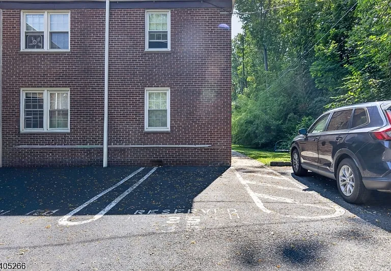390 Morris Ave #35 — Photo 19