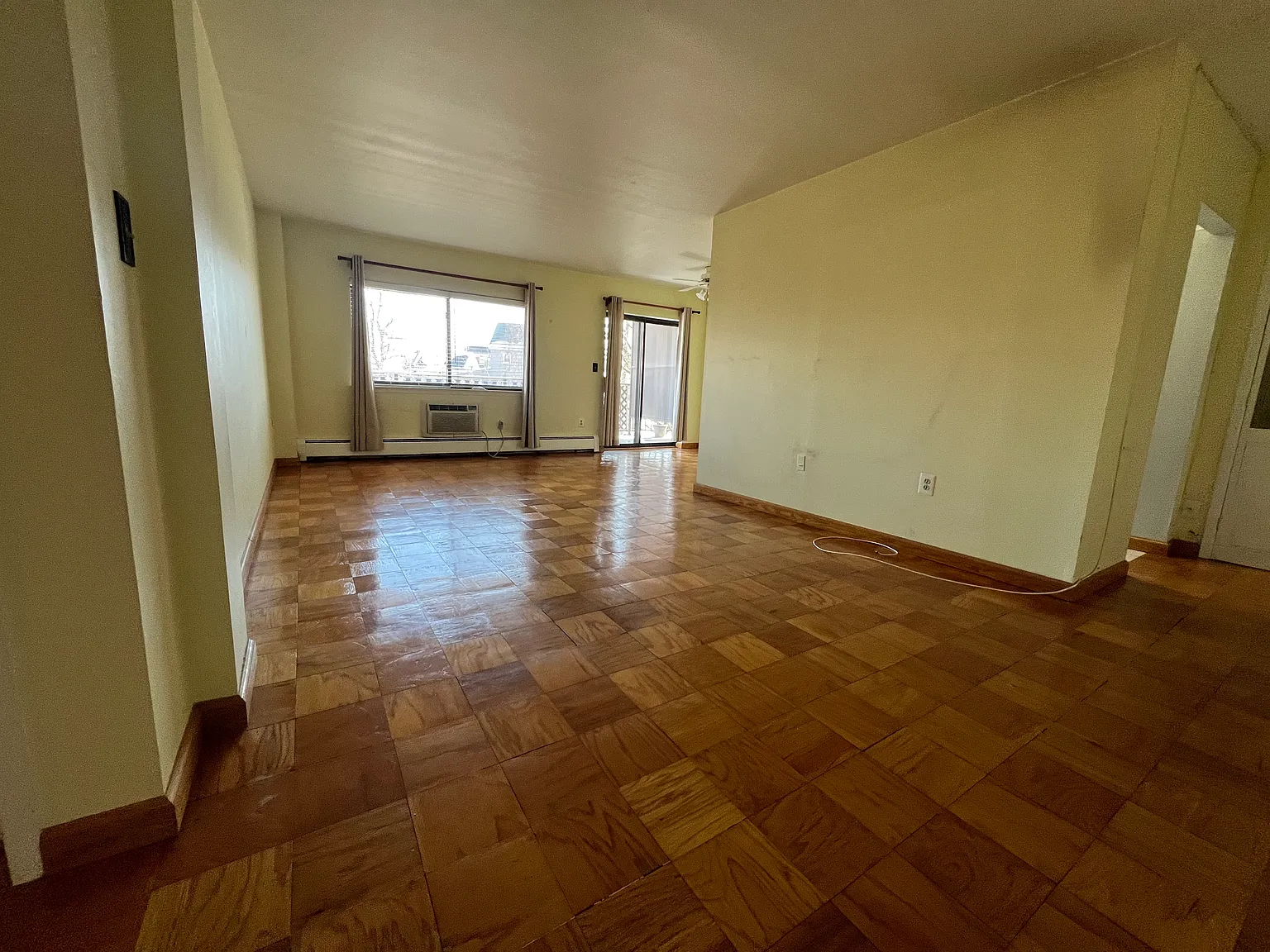 1 bed, 760 sqft, $2,300 — Photo 2