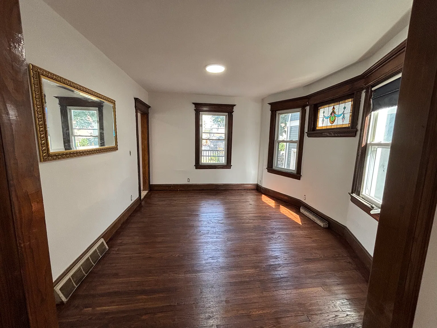 3 bed, 1200 sqft, $3,600 — Photo 4