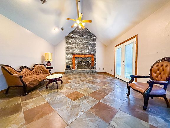 5th image of 9403 Twin Lakes Dr