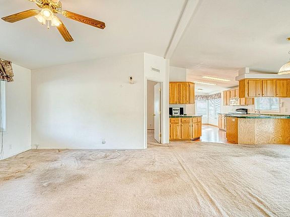 5th image of 725 Martini Ln