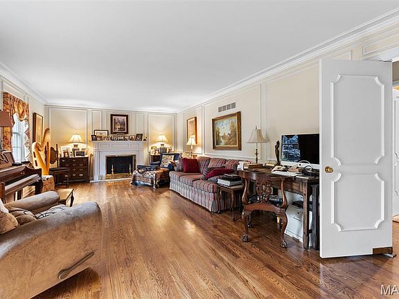 5th image of 10469 White Bridge Ln