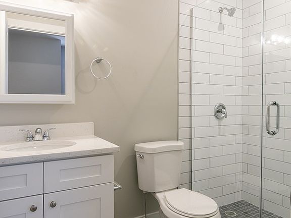 5th image of 5426 S Ingleside Ave #3N