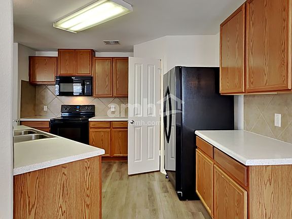 3rd image of 4906 Braden Gate