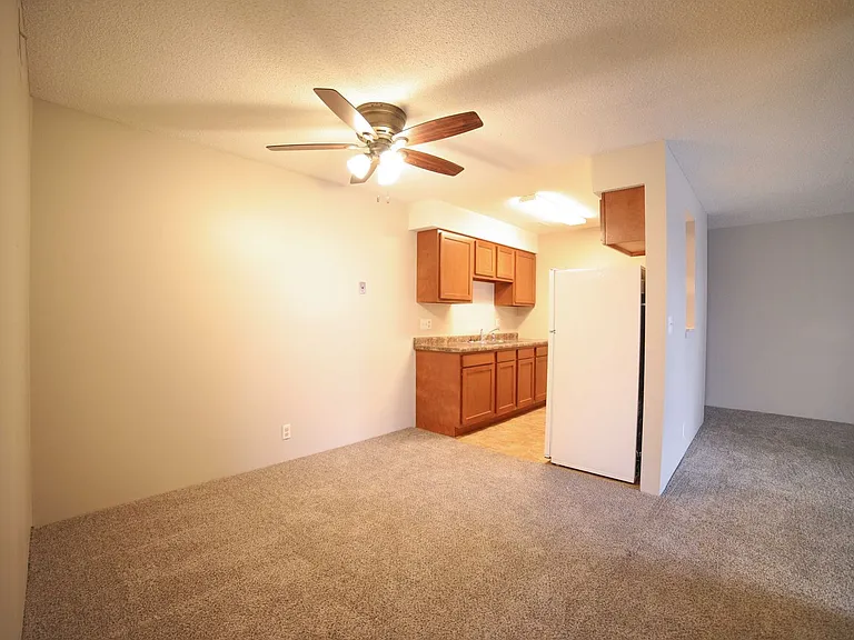 3033 W Capital Ave — Photo 6