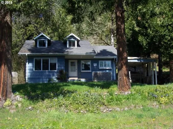 48581 E 1st St, Oakridge, OR 97463