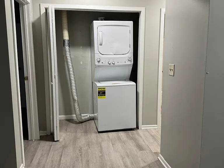 121 Cluff Crossing Rd #11 — Photo 15