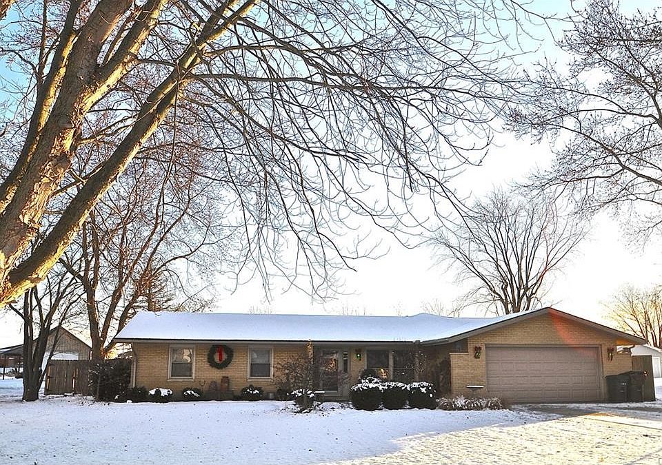 2nd image of 112 Merrie Ln