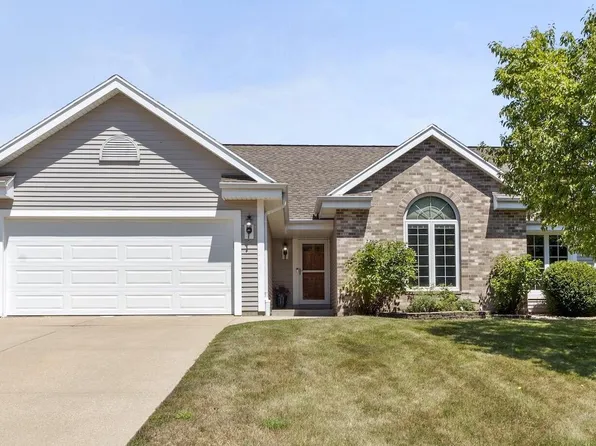 2300 East Cody COURT, Oak Creek, WI 53154