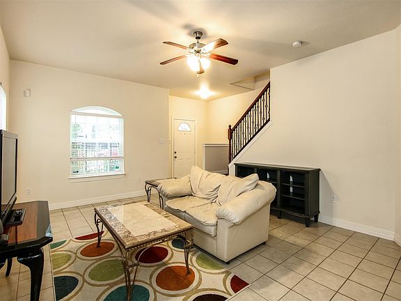 5th image of 2915 Paige St