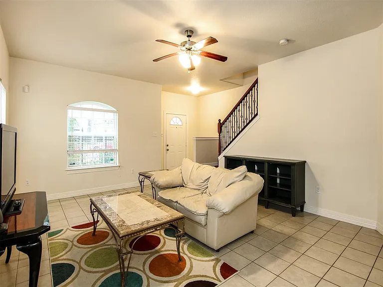 2915 Paige St — Photo 7