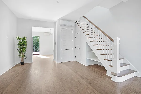 Rented by Compass | media 14