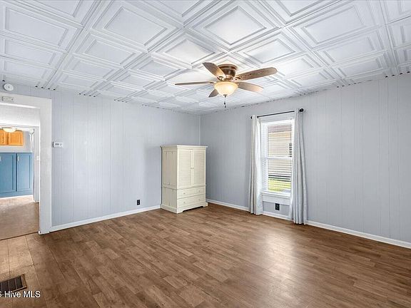 4th image of 304 S Pender Street