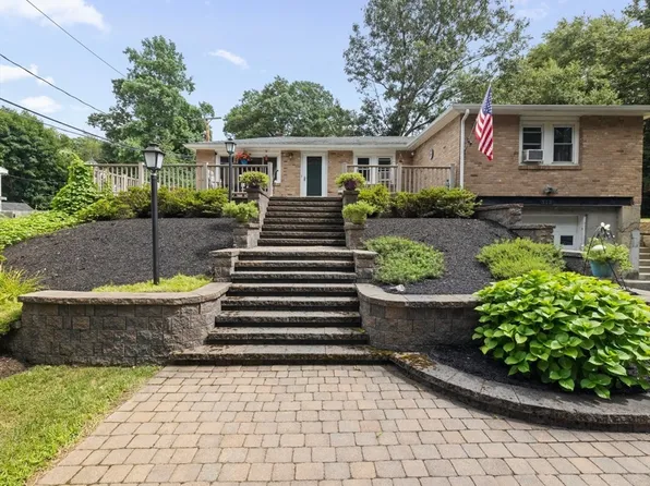 313 Old Connecticut Path, Wayland, MA 01778