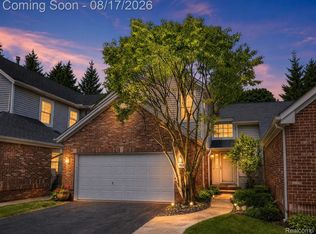 1168 Fairways Blvd, Troy, MI 48085
