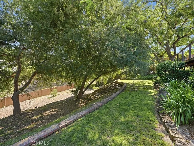 2 Santa Bella Rd — Photo 46