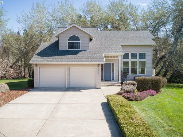 3407 Broken Tee Dr, Hood River, OR 97031