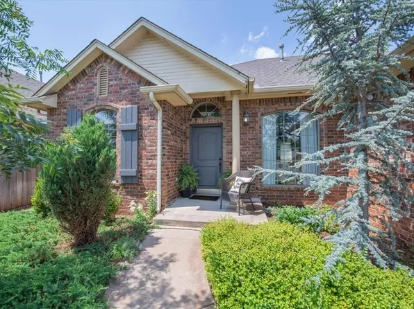 1928 Cedar Pointe Ln, Edmond, OK 73003
