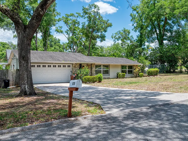 878 Evergreen Ave — Photo 1