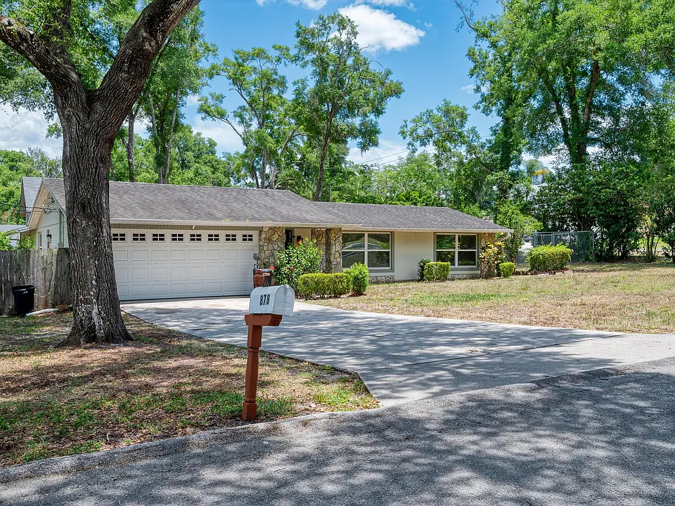878 Evergreen Ave