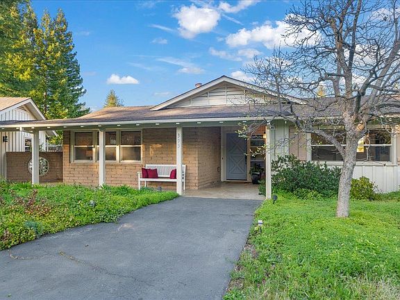 3rd image of 393 Covington Rd