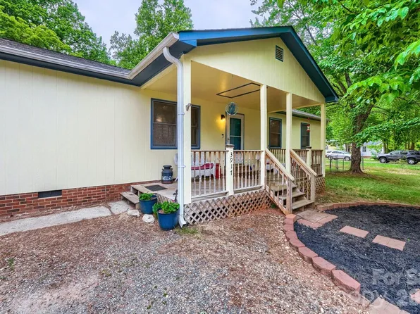 3917 Lake Rd, Charlotte, NC 28269