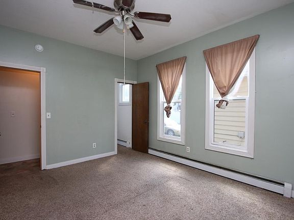 4th image of 638 Fuller Ave