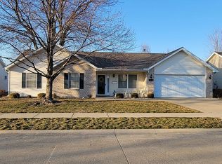 1044 W Ashwood Trl, Decatur, IL 62526