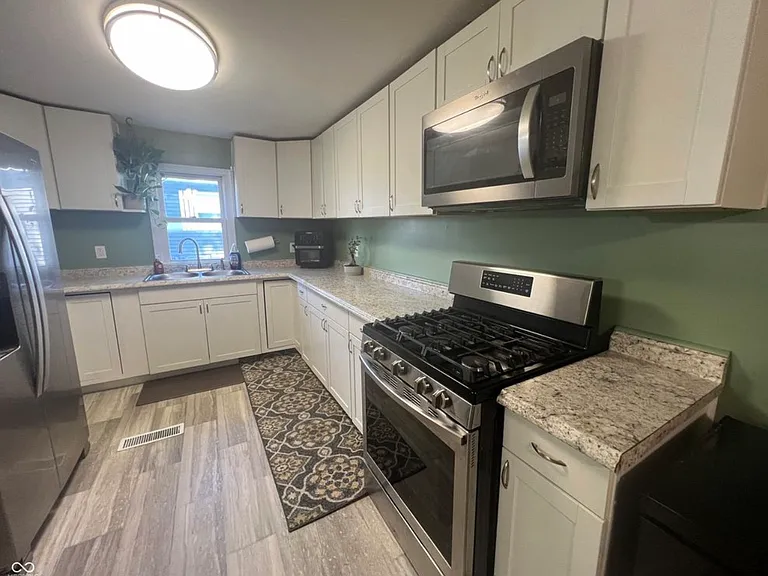 1009 S Crown St — Photo 6