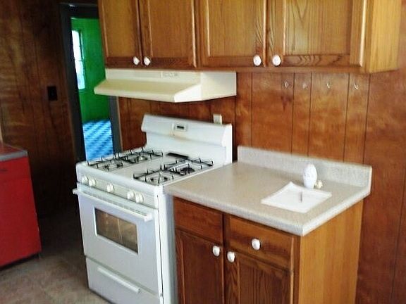 5th image of 1024 Irving Ave