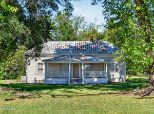 436 Doctor Robinson Road, Bladenboro, NC 28320