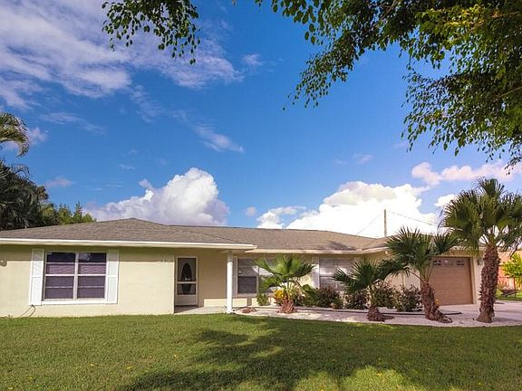 2nd image of 219 SE Crosspoint Dr