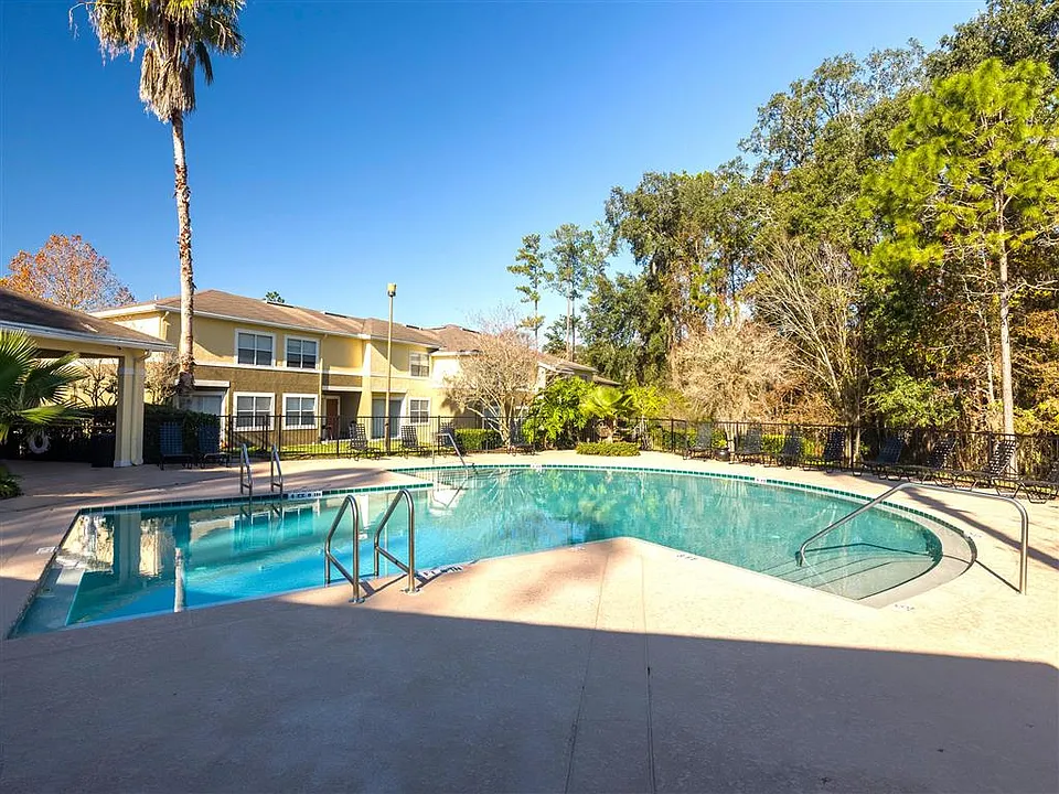 Holly Cove Apartments