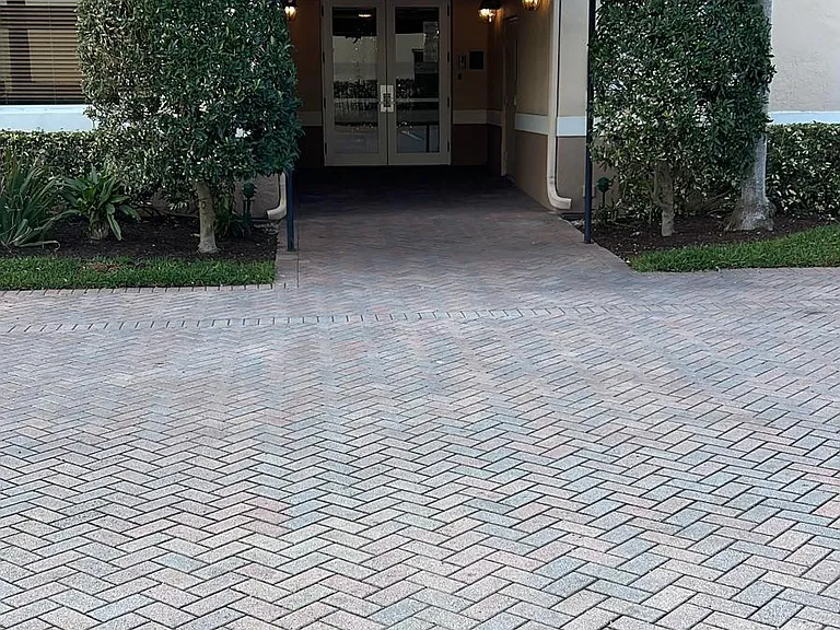 1801 N Flagler Dr #101 — Photo 2